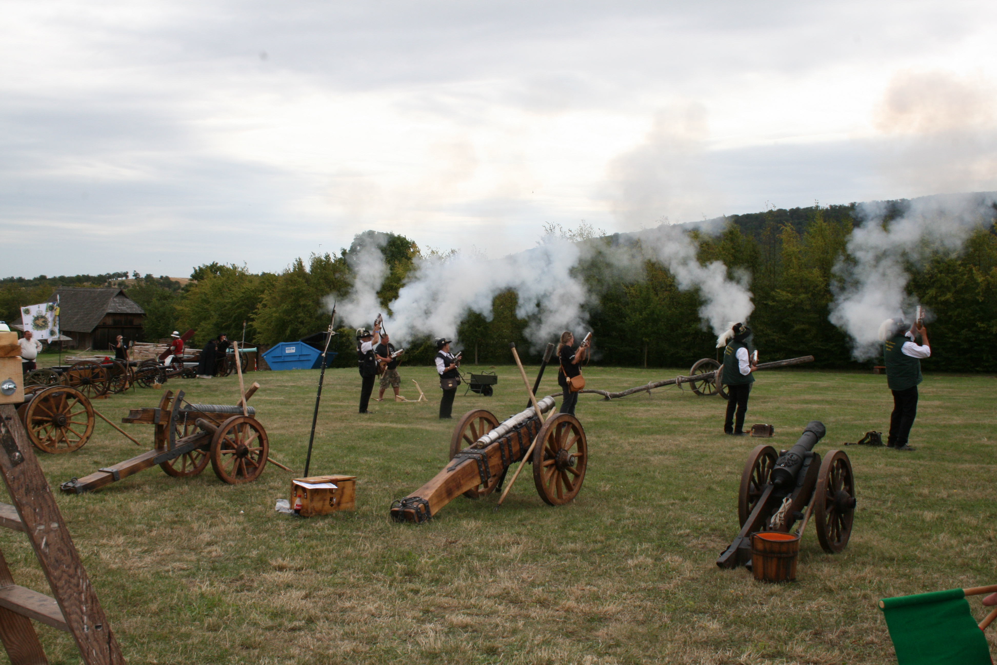 18. Treffen der historischen Artillerie und Brauchtumspflege auf der Königspfalz Tilleda